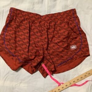 Nike Dri-fit Women's Patterned Red Athletic Shorts with liner size XL